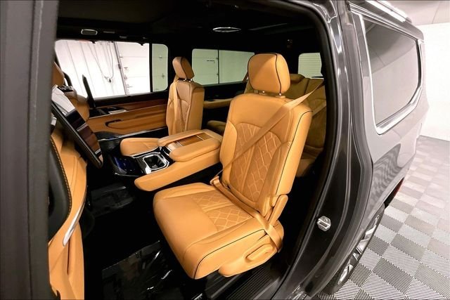 Used 2025 Baltic Gray Metallic Clearcoat Jeep Series III image 24