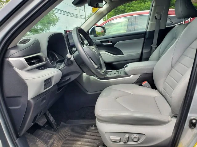 Certified Used 2024 Silver Toyota XLE image 18