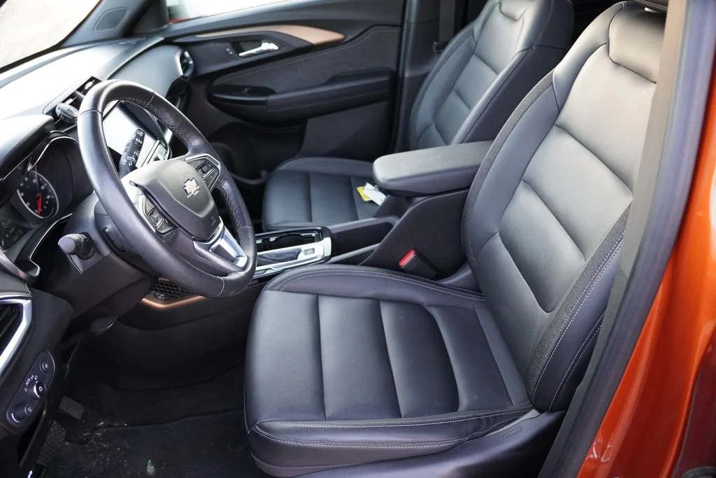 Used 2022 Vivid Orange Metallic Chevrolet ACTIV image 4