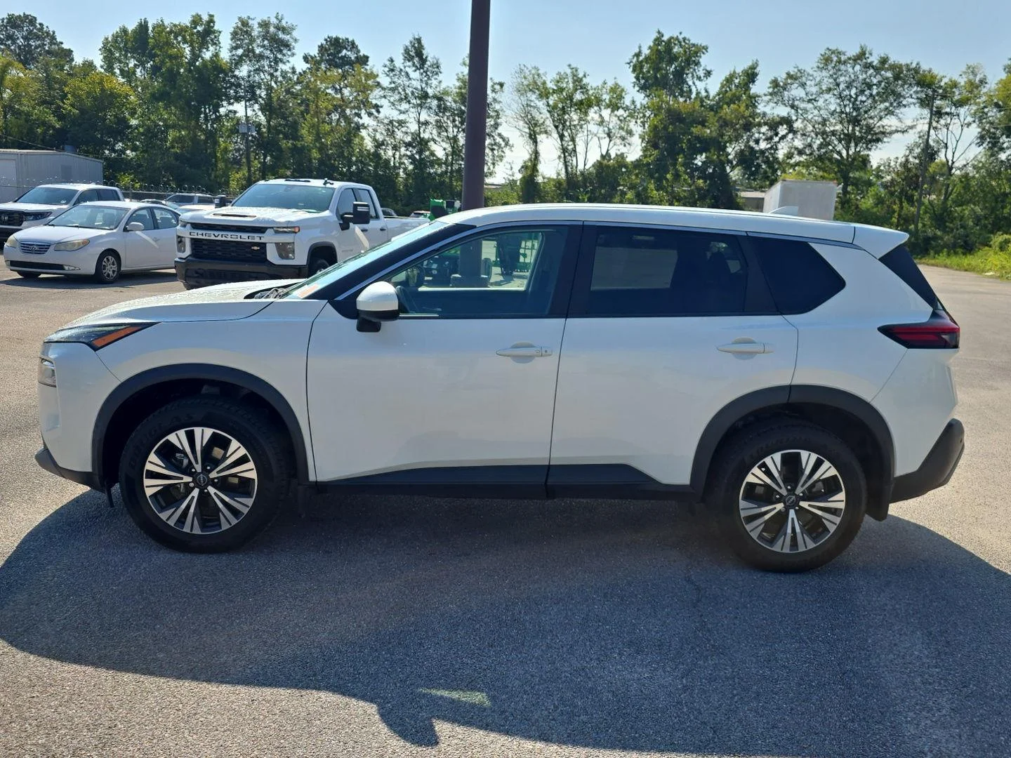 Used 2023 Pearl White Tricoat Nissan SV image 8