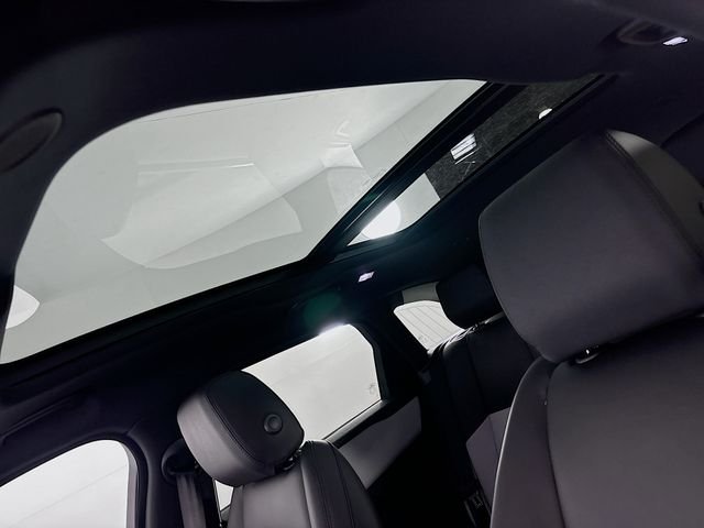 Used 2026  Land Rover S image 14