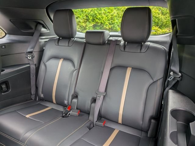 Used 2024 White Mazda Premium Plus image 32