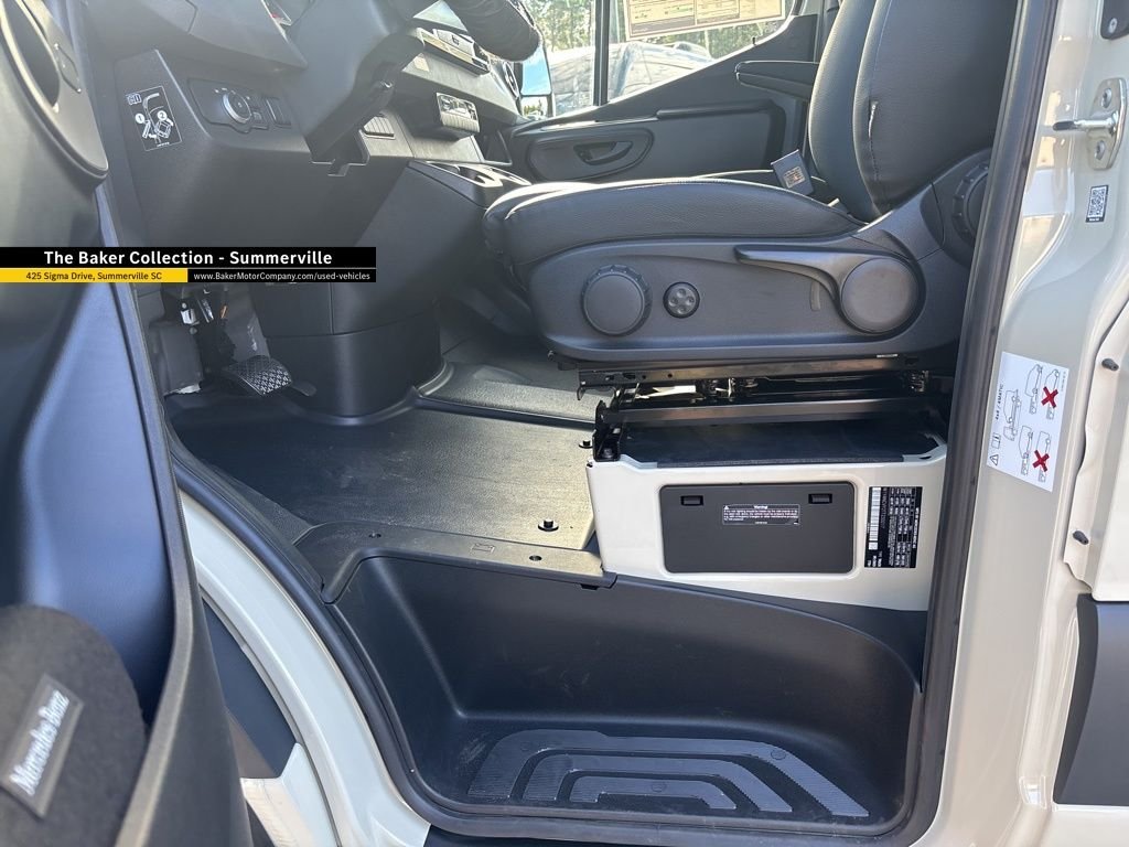New 2026 White Mercedes-Benz AWD Cargo image 37