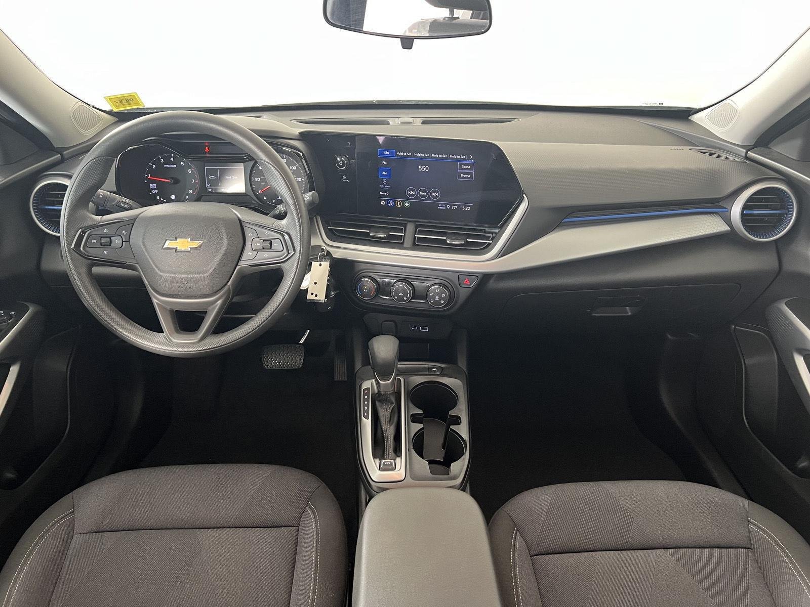 Used 2025 Summit White Chevrolet LS image 17