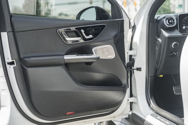 Certified Used 2025 Polar White Mercedes-Benz GLC 300 image 35