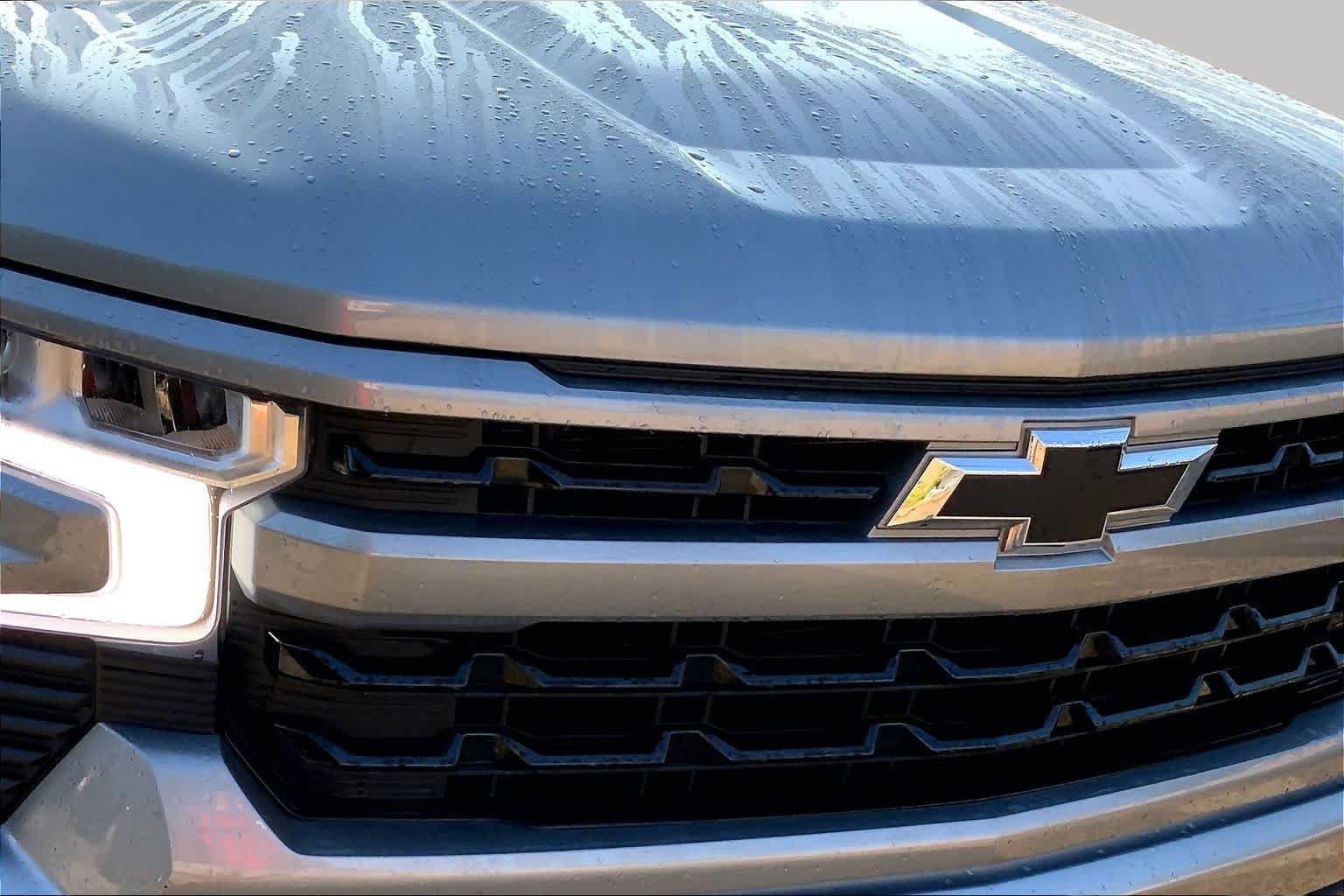 Used 2025 Sterling Gray Metallic Chevrolet RST image 29