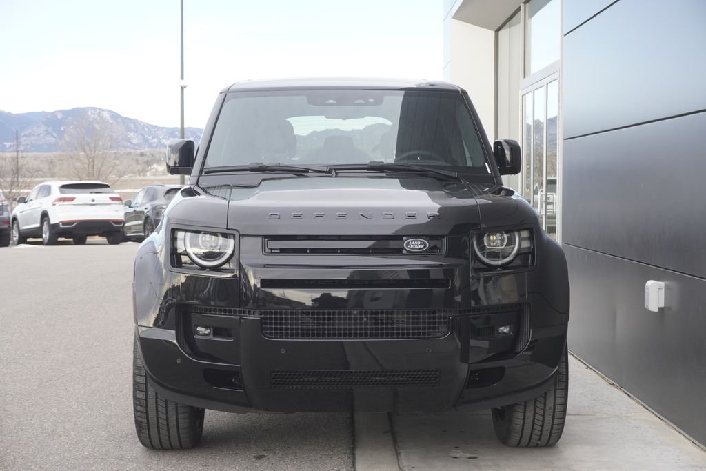 2026 Land Rover Defender V8 - Photo 5