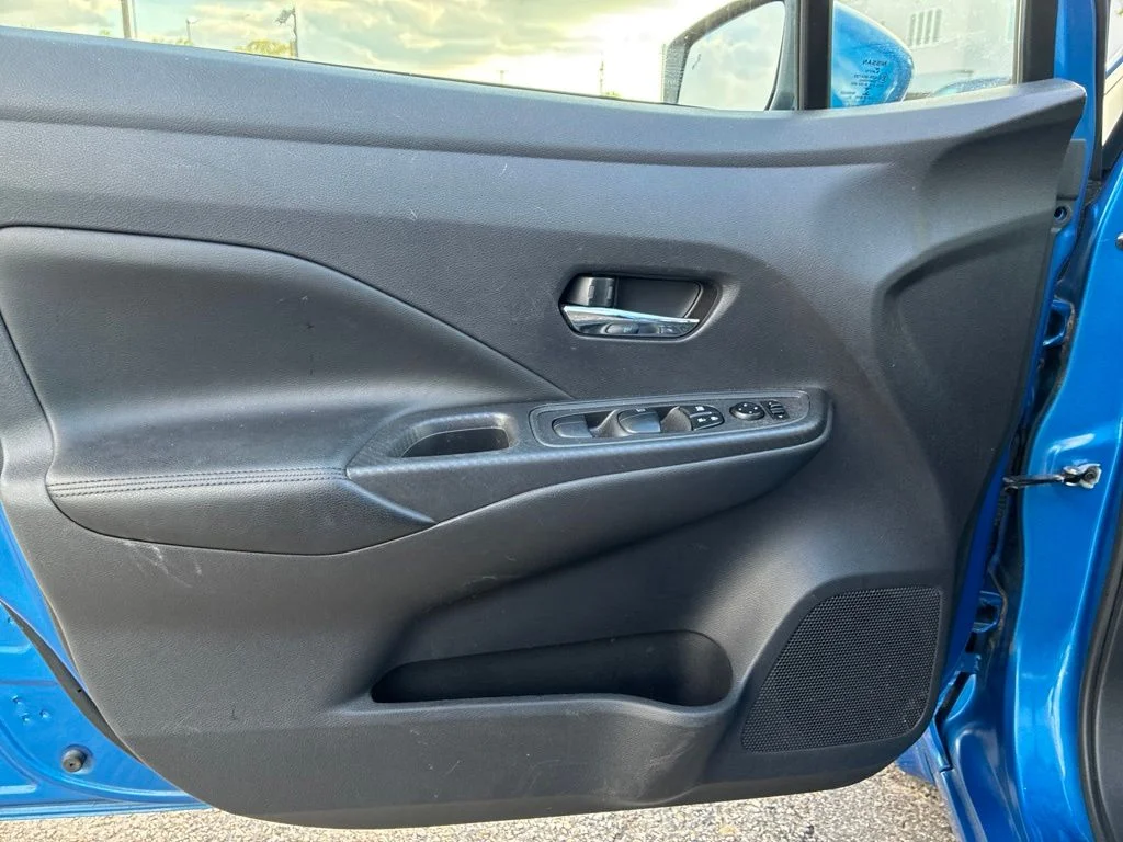 Used 2020 Blue Nissan 1.6 SV image 12