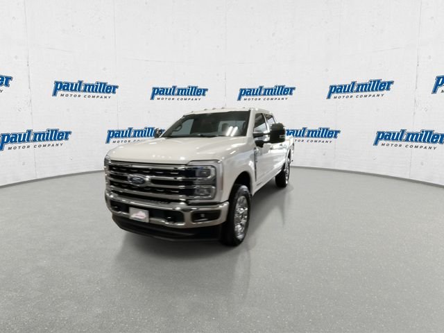 New 2025 Star White Metallic Tri-Coat Ford F-250® King Ranch® image 4