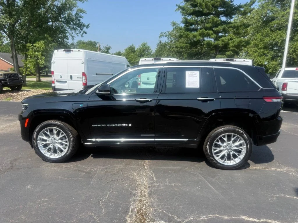 Certified Used 2023 Black Jeep Summit 4xe image 8