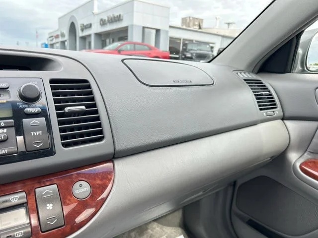 Used 2005 Phantom Gray Pearl Toyota XLE image 40