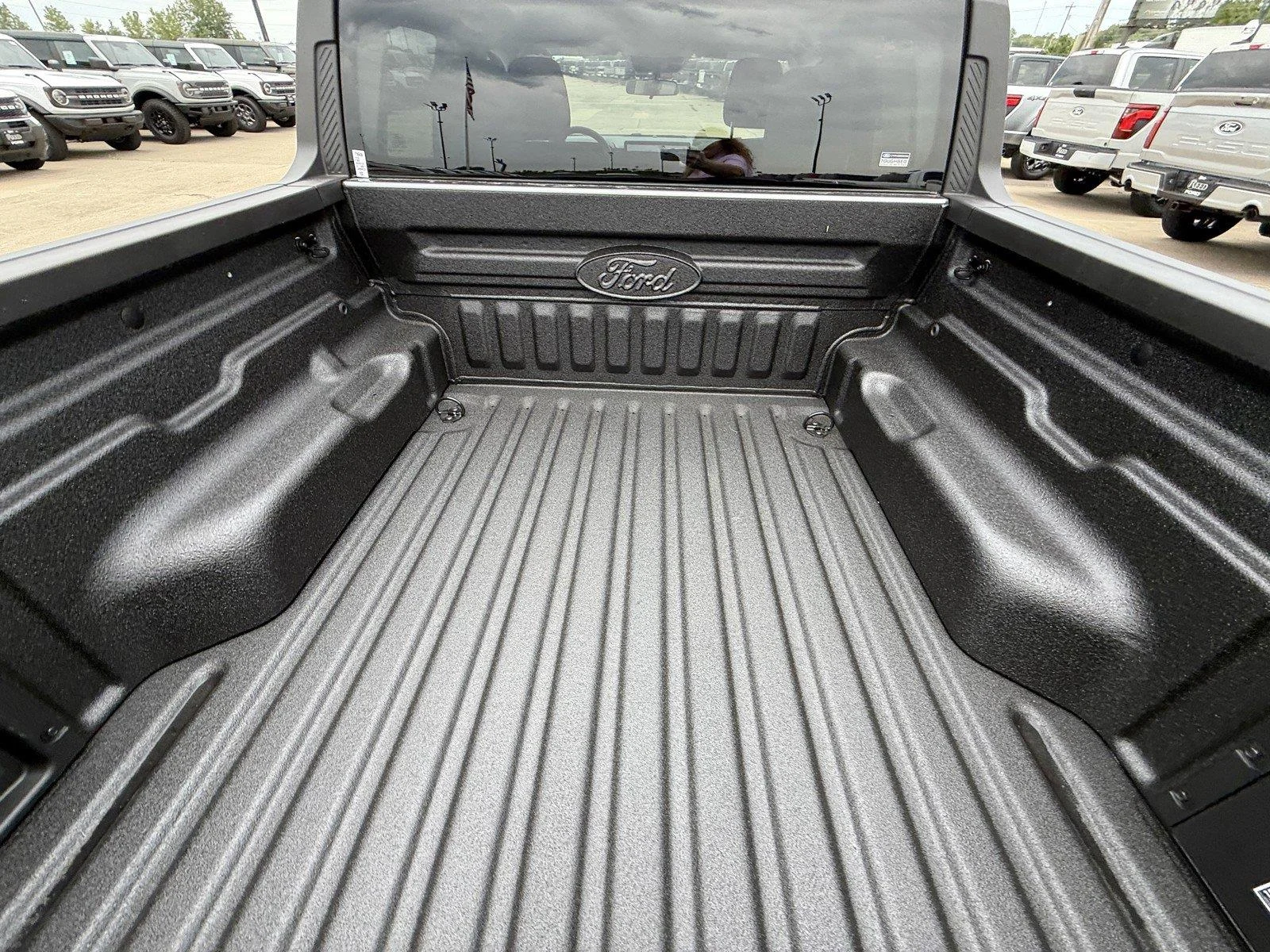 New 2026 Carbonized Gray Metallic Ford XLT image 10