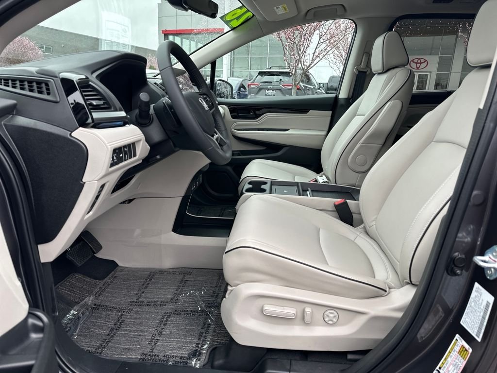 2026 Honda Odyssey Touring - Photo 12