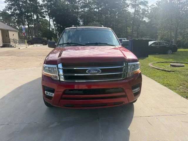 Used 2017 Red Ford XLT image 2