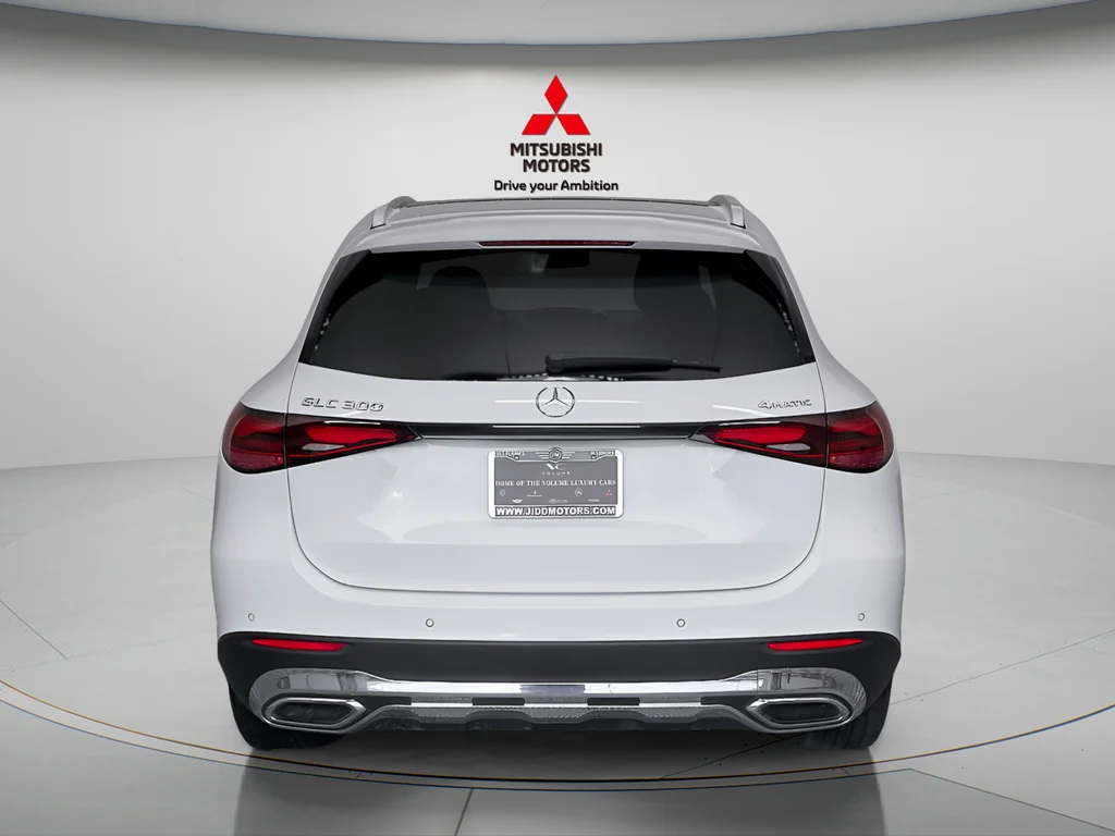 Used 2024 Polar White Mercedes-Benz GLC 300 image 8