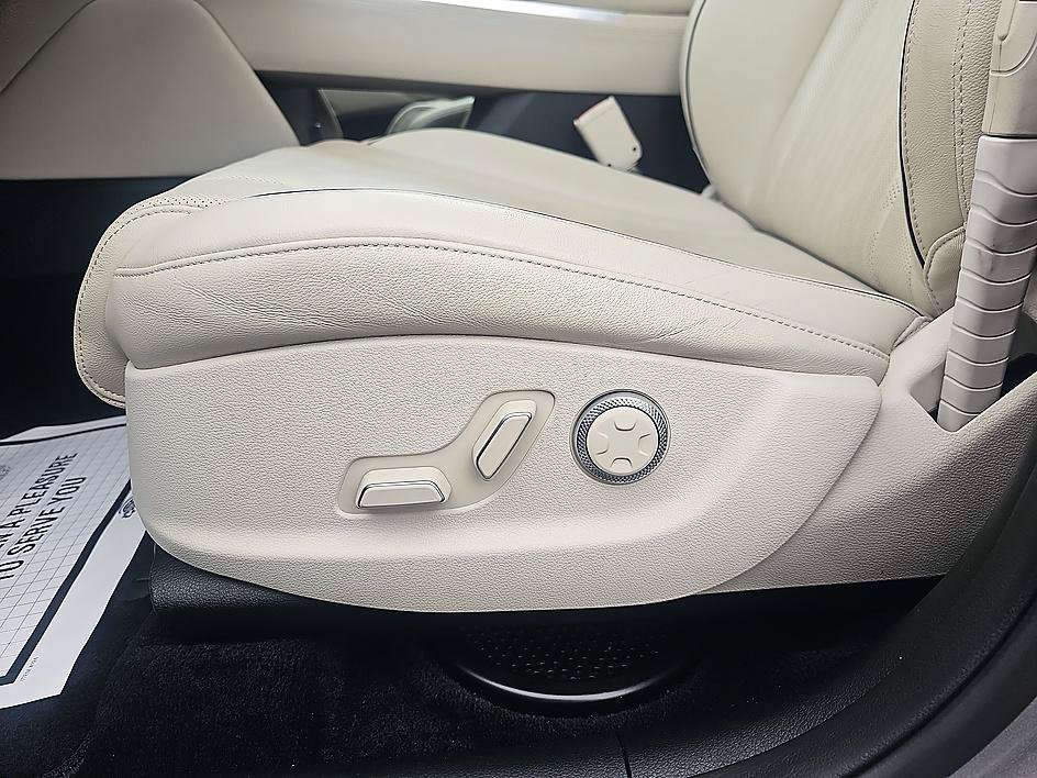 Used 2021 Savile Silver Genesis 2.5T Advanced image 15