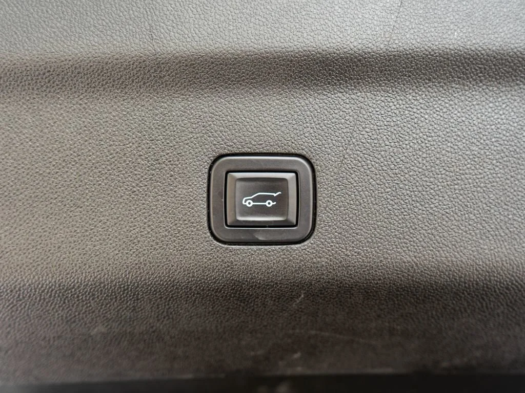 Certified Used 2024 Sterling Metallic GMC AT4 image 37