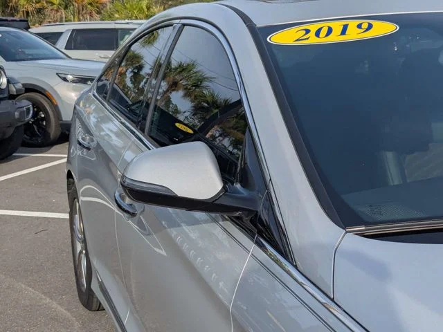 Used 2019 Silver Hyundai Sport image 10