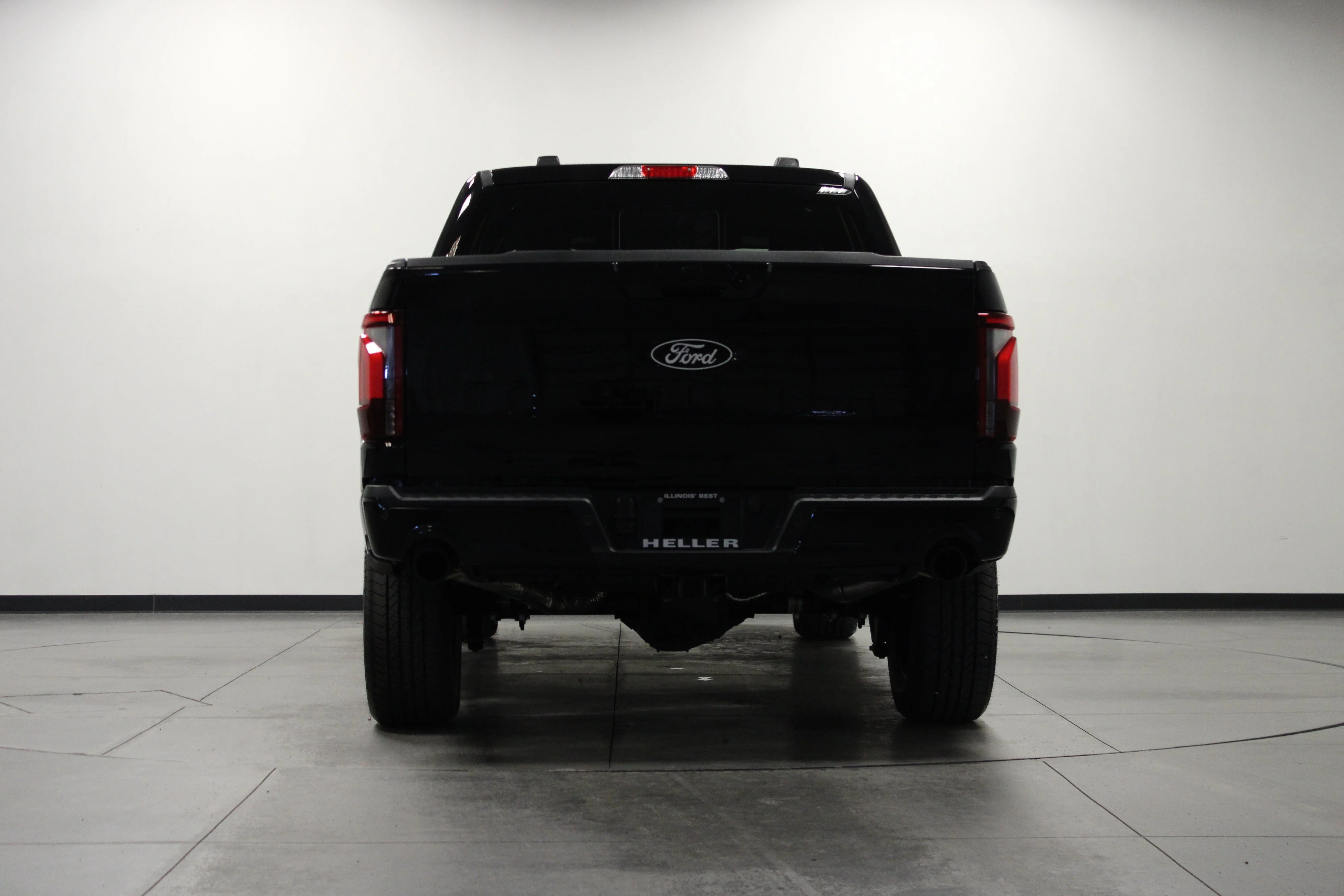 New 2026 Agate Black Metallic Ford Lariat® image 5
