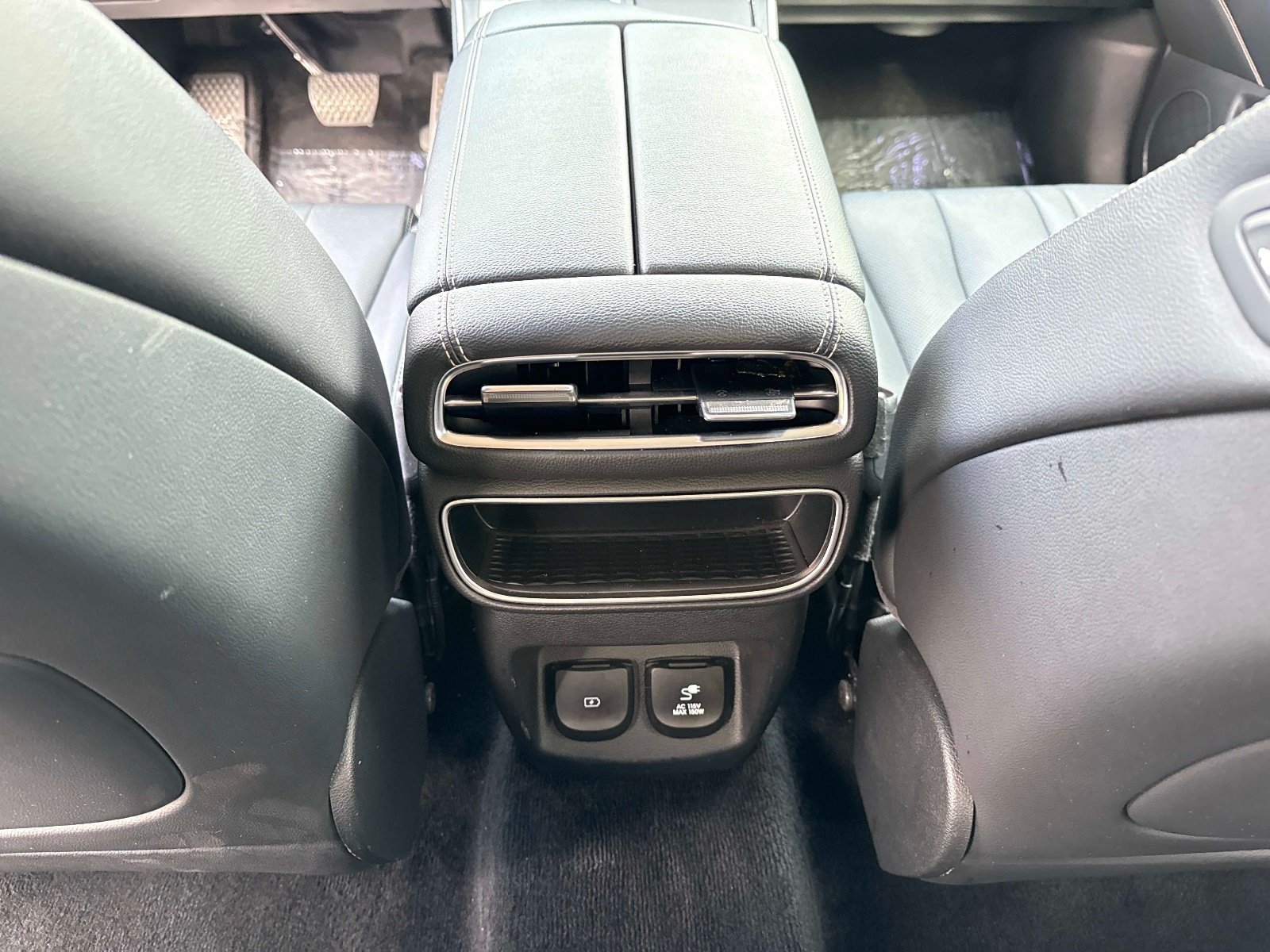 Used 2024 Capri Blue Genesis 2.5T image 17