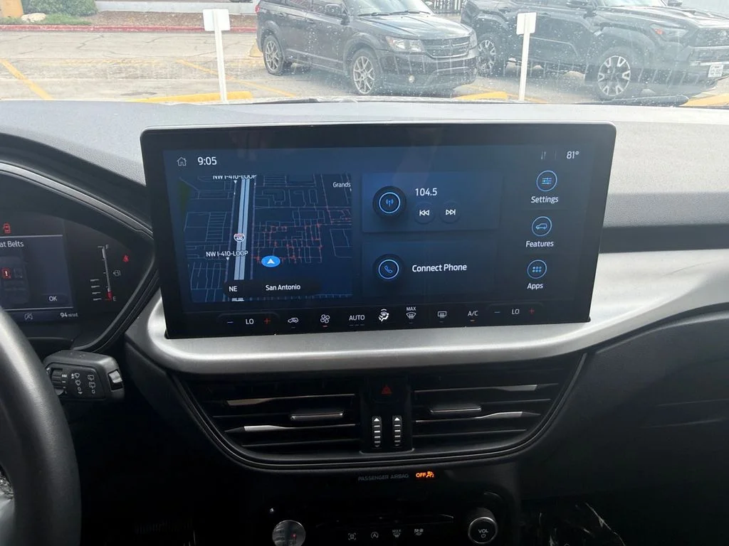 Used 2023 Silver Ford Active image 21
