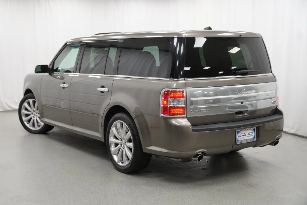 Used 2013 Gray Ford Limited image 23