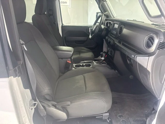 Used 2022 White Jeep Willys image 19