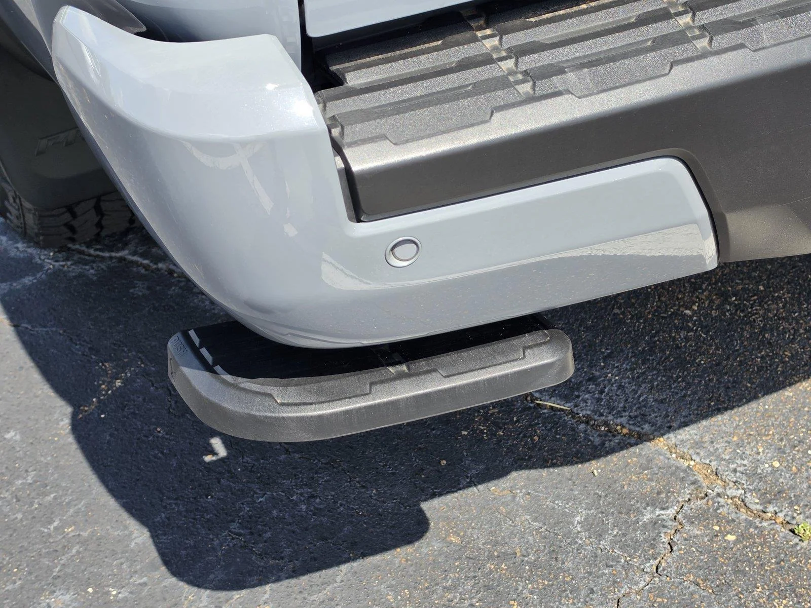 Used 2025 Boulder Gray Pearl Nissan PRO-4X image 33
