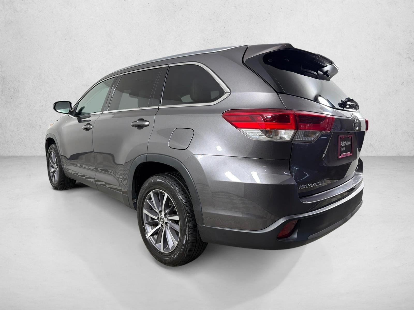 Used 2019 Predawn Gray Mica Toyota XLE image 7