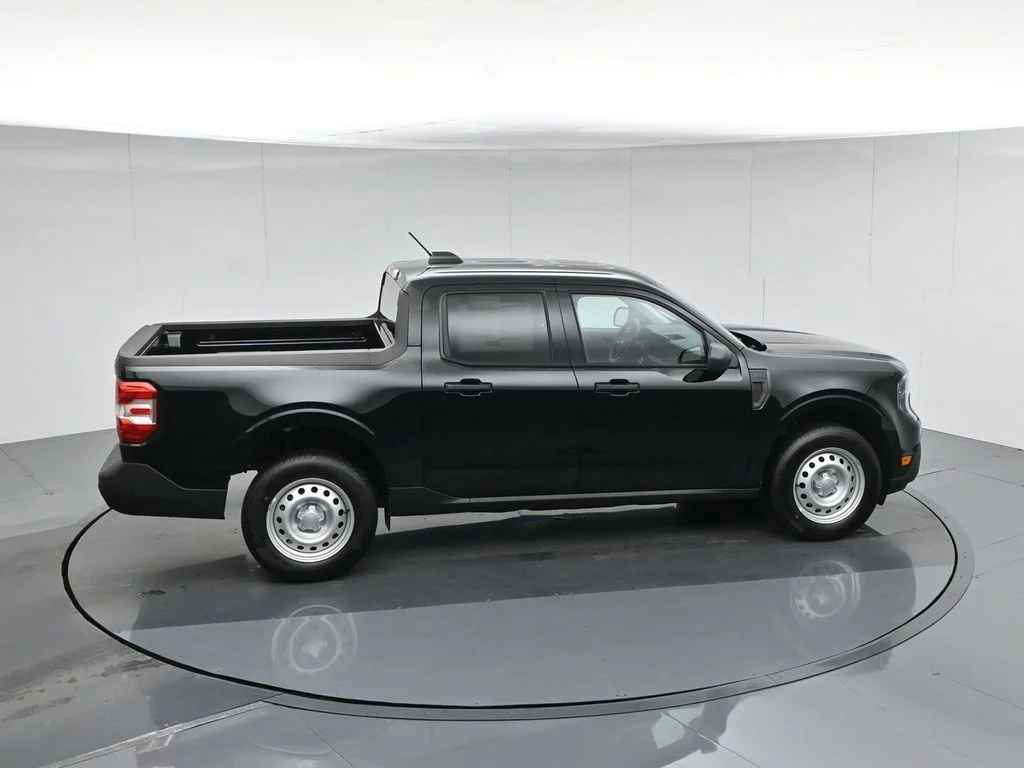 New 2026 Shadow Black Ford XL image 39