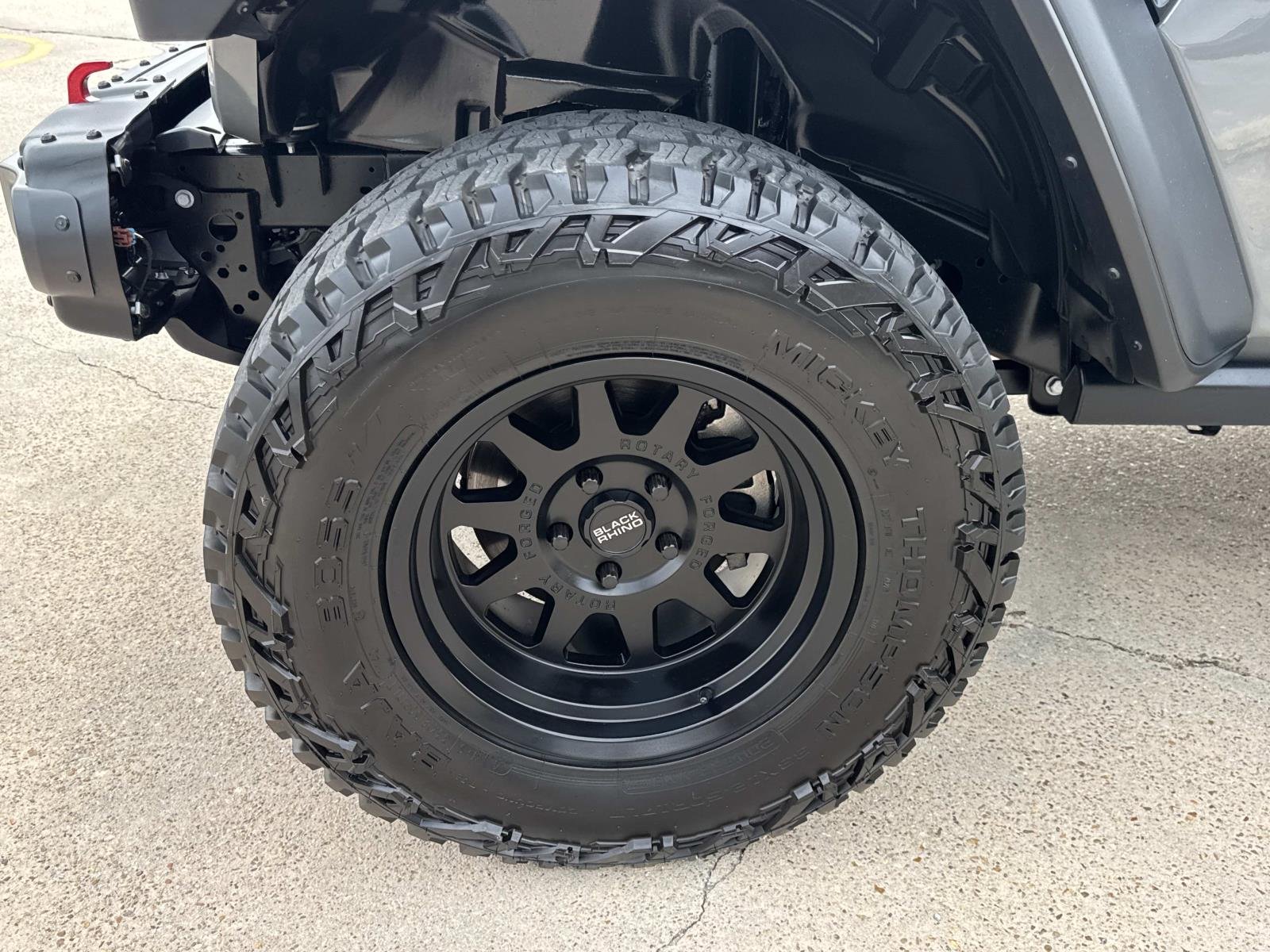 Used 2021 Granite Crystal Metallic Clearcoat Jeep Rubicon image 4