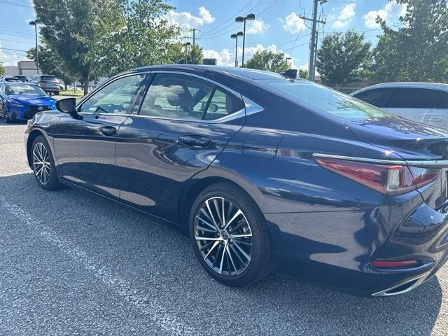 Used 2025 Blue Lexus 350 image 3
