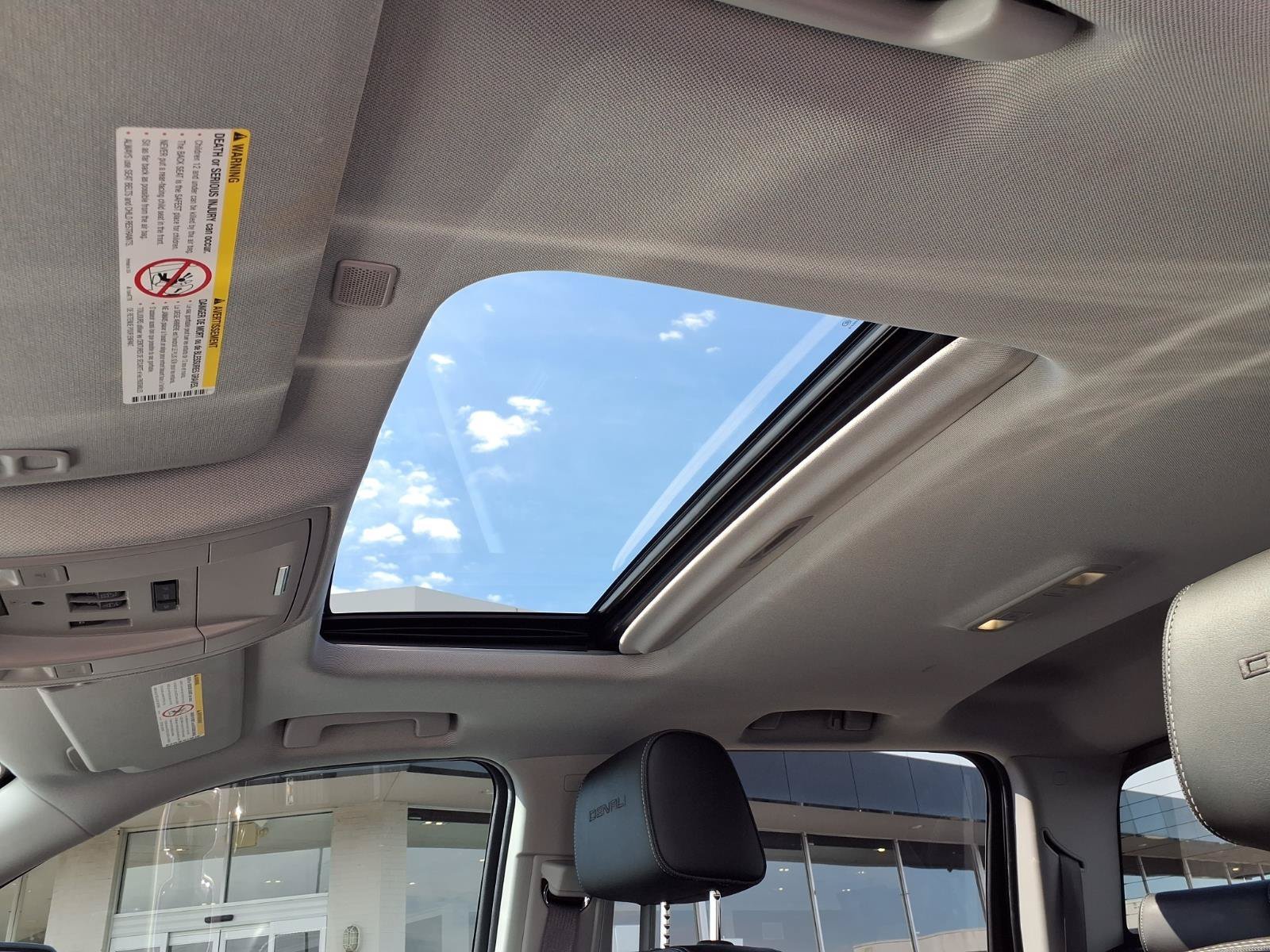 Used 2017 QUICKSILVER METALLIC GMC Denali image 30