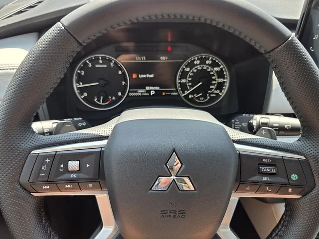 New 2026 Black Mitsubishi SE 1.5T 2WD image 14