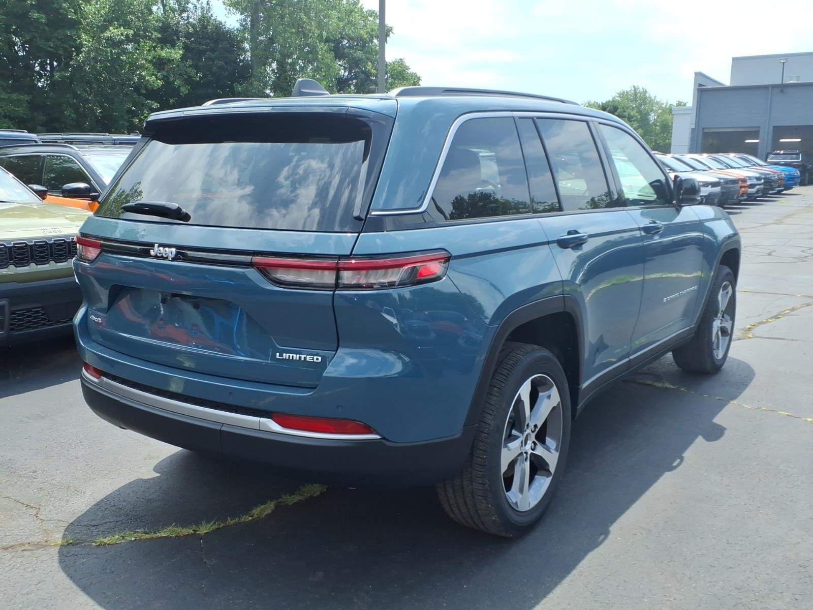 New 2026 Steel Blue Exterior Paint Jeep Limited image 6