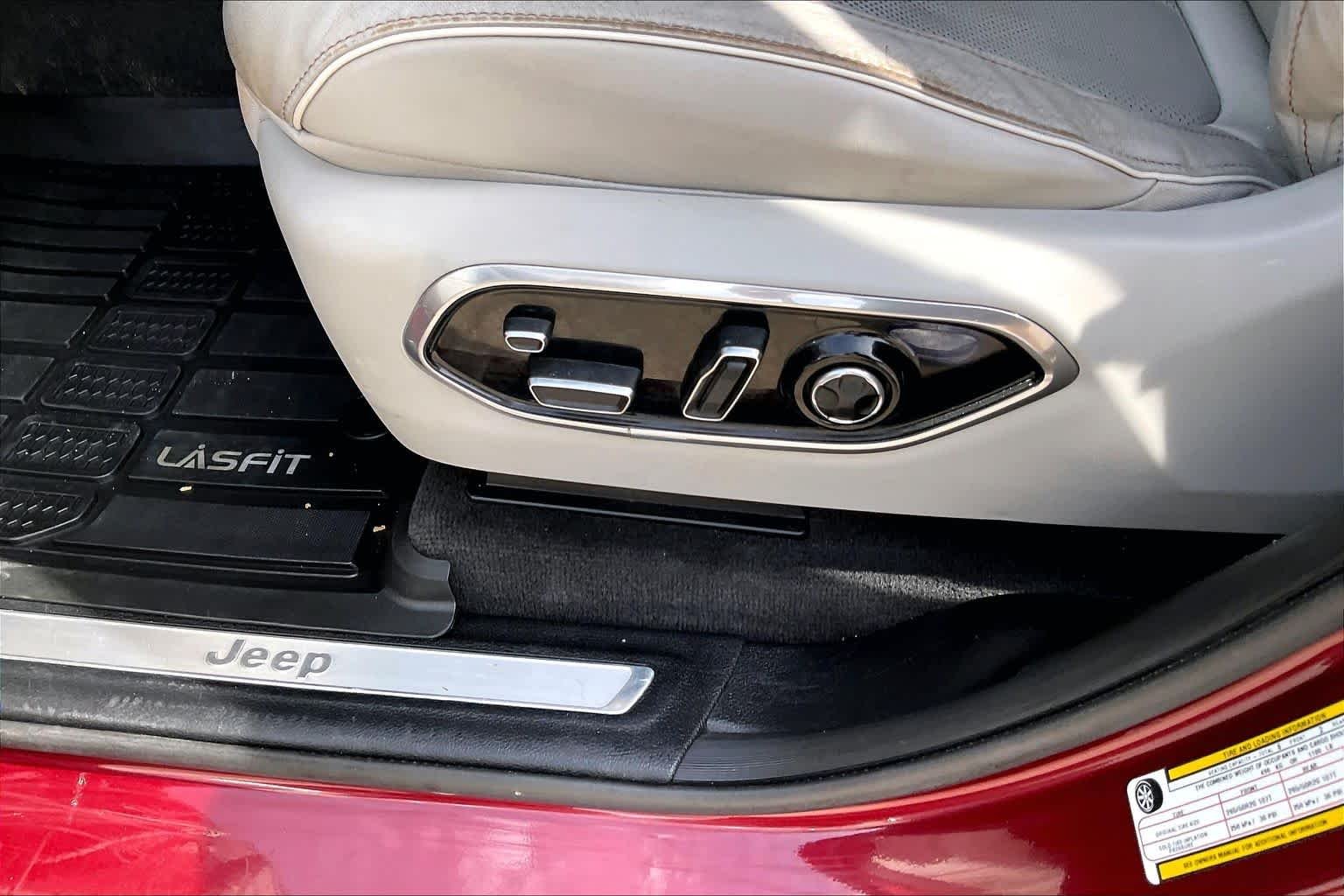 Used 2021 Velvet Red Pearlcoat Jeep Overland image 31