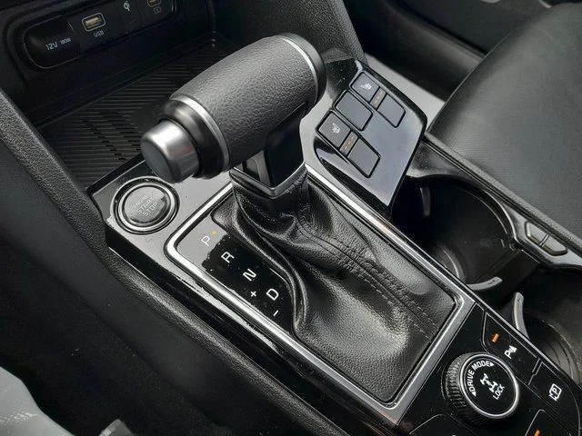 Used 2023 White Kia X-Line image 27