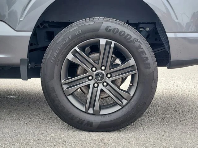 Used 2022 Gray Ford Lariat image 8