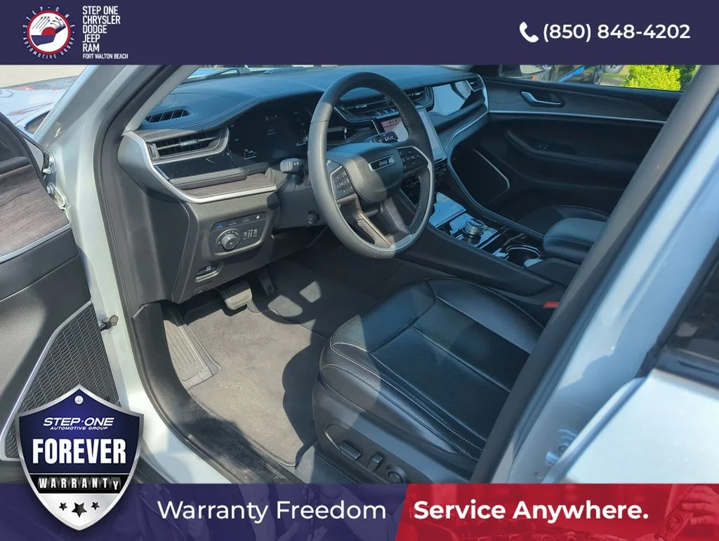 Used 2022 Silver Jeep 4xe image 10