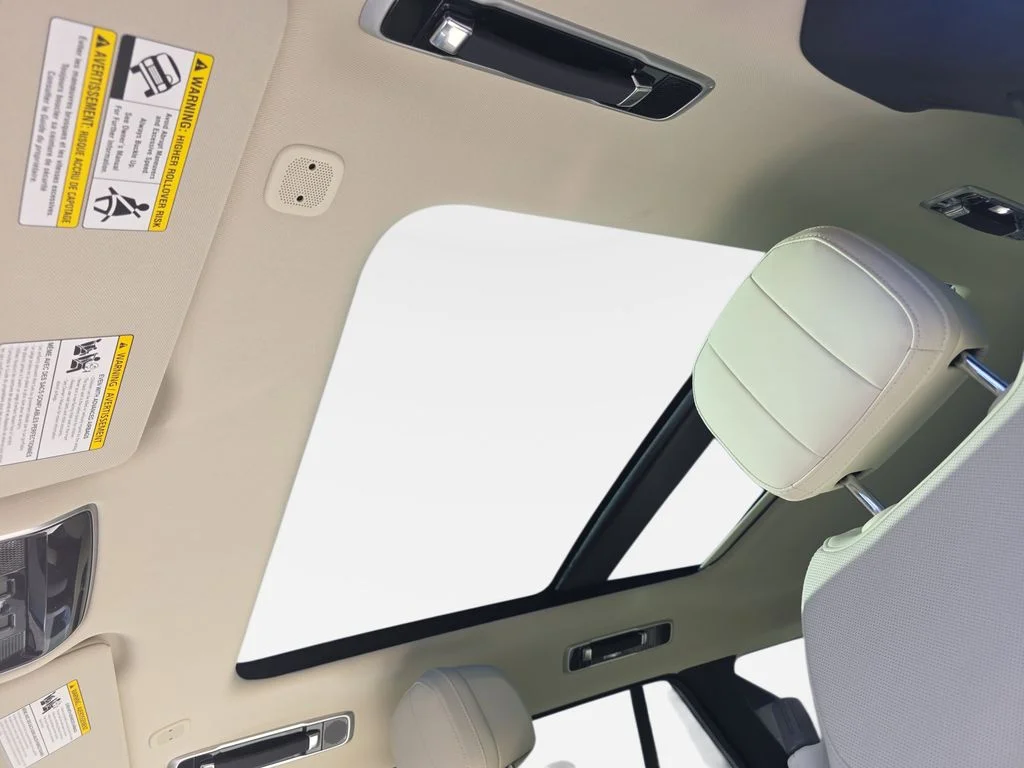 New 2026 Varesine Blue LAND ROVER SE image 31