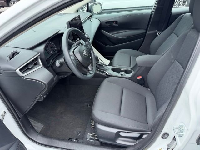 Used 2025  Toyota LE image 9