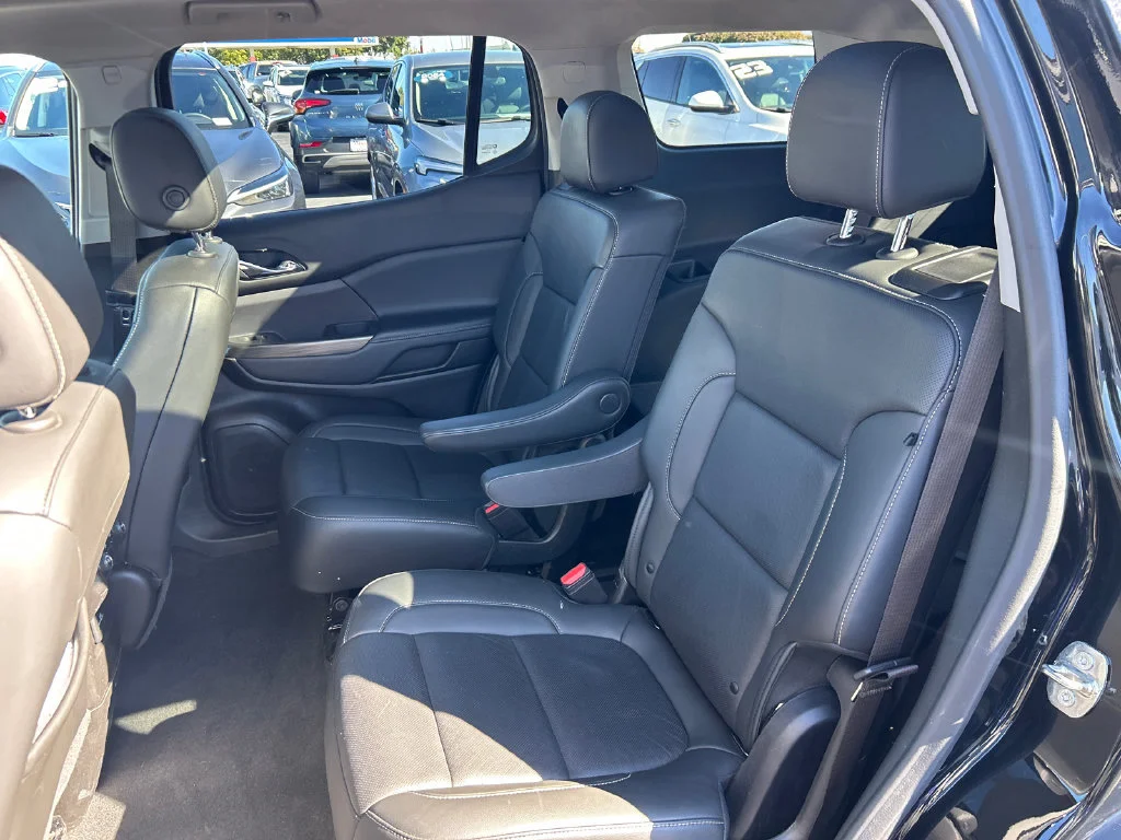 2023 GMC Acadia SLT - Photo 34