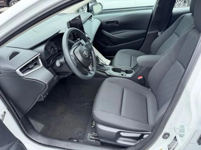 Used 2025 White Toyota LE image 9