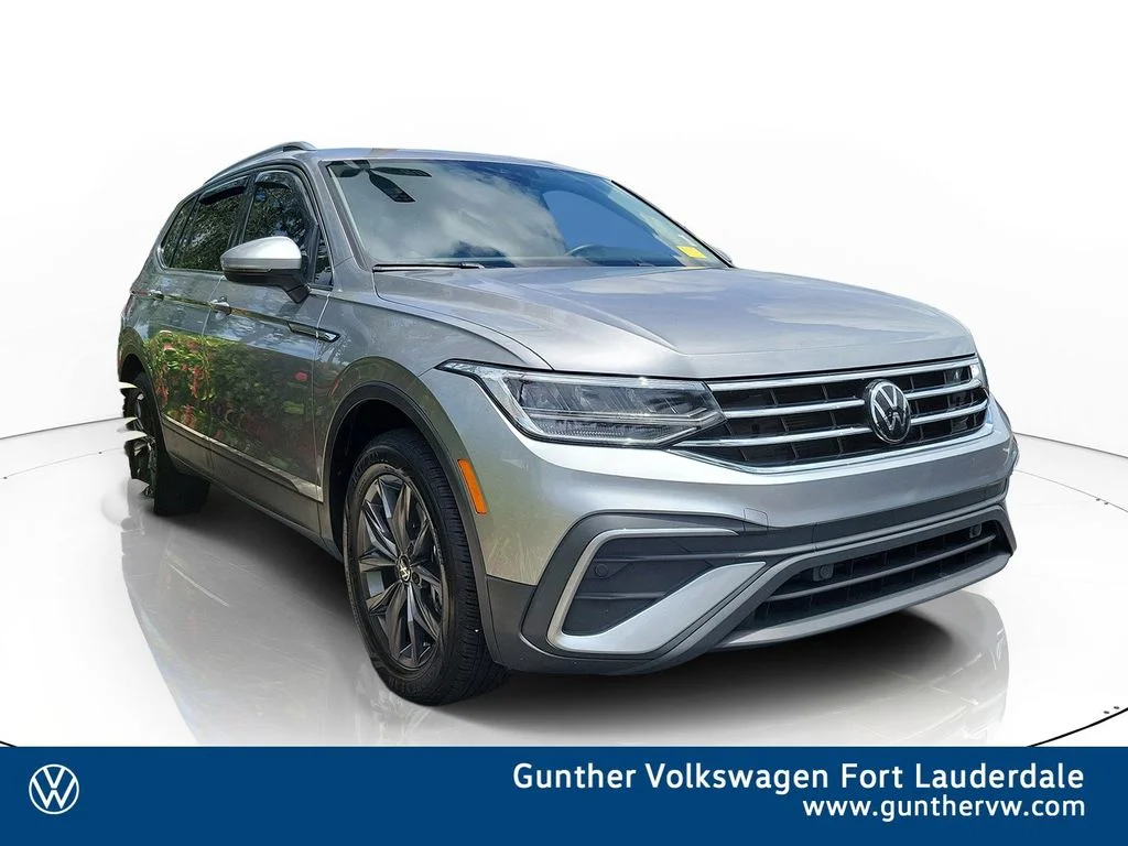 Used 2024  Volkswagen 2.0T SE image 1