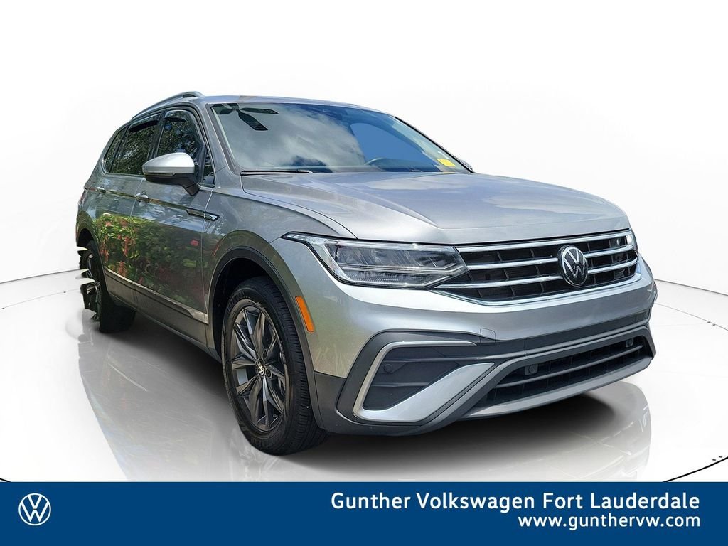 Certified Used 2024  Volkswagen 2.0T SE image 1