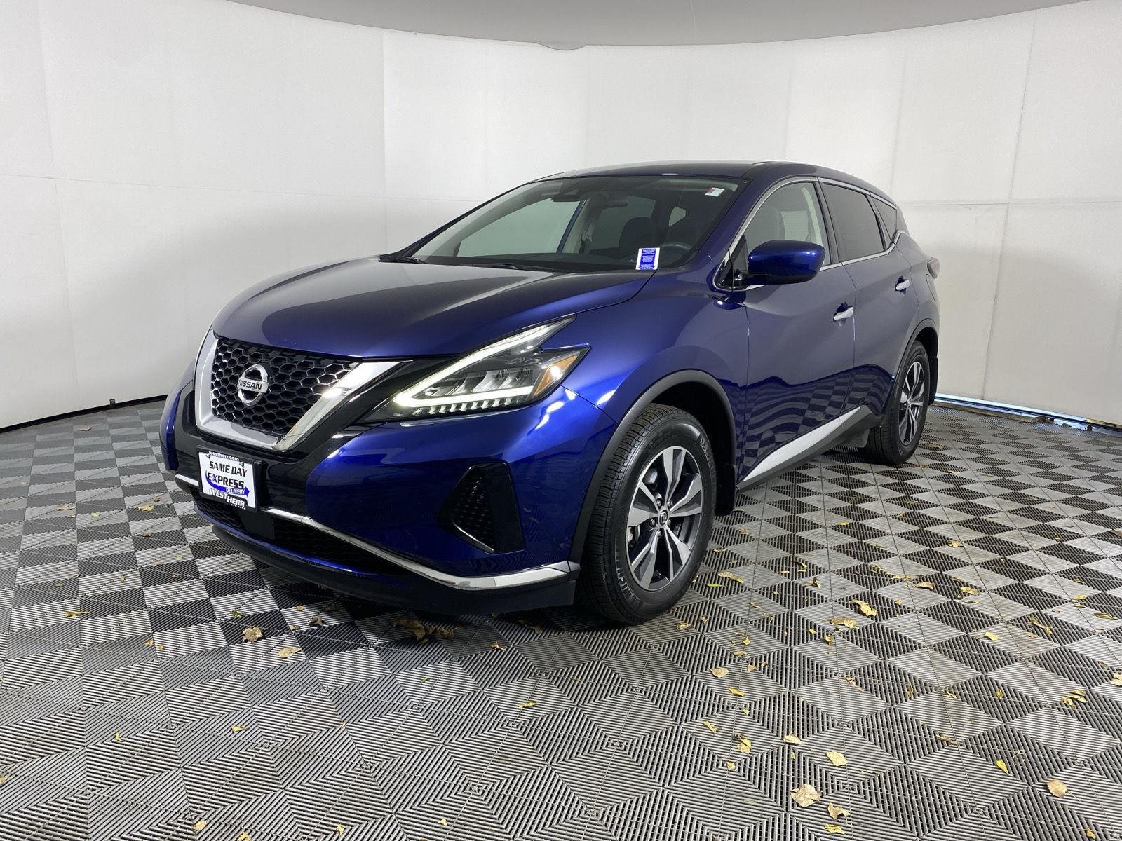 Used 2022 Deep Blue Pearl Nissan S image 3