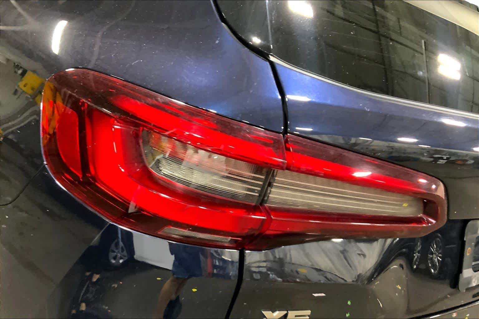 Used 2022 Carbon Black Metallic BMW M50i image 29