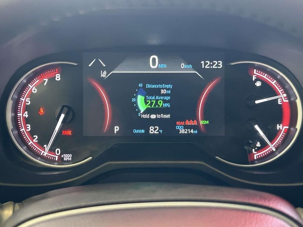 Used 2025 Gray Toyota XLE Premium image 28