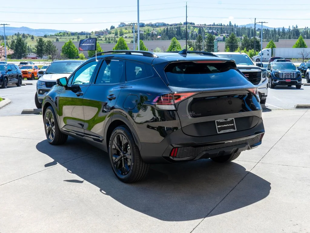 Used 2025 Black Kia X-Line Prestige image 5