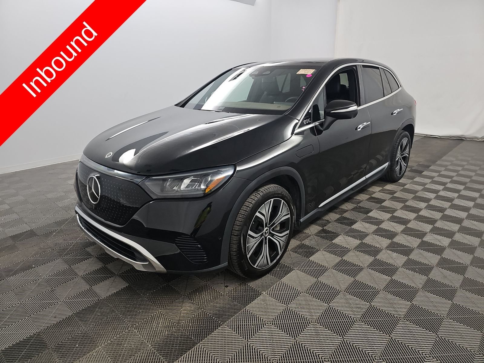 2023 Mercedes-Benz EQE SUV EQE 350's photo